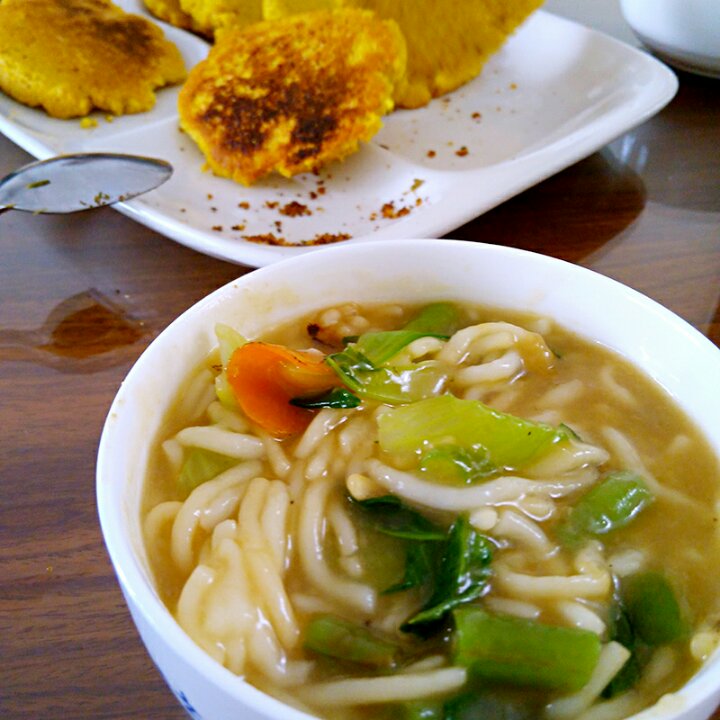 冬日里的一碗热汤面