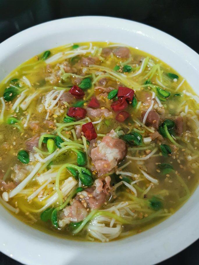 聚会大餐-酸汤肥牛 | 北鼎焖焗珐琅锅