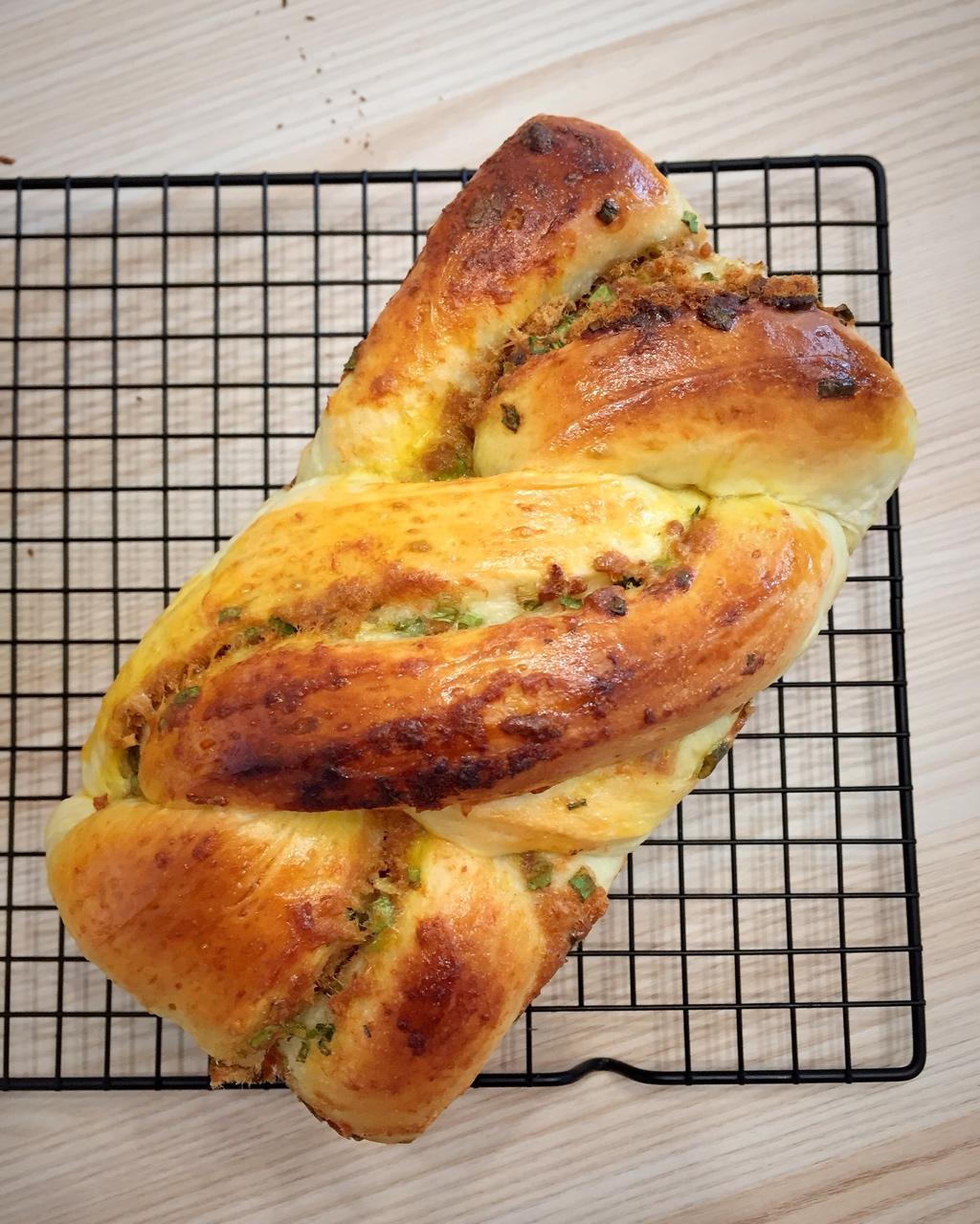 香葱肉松手撕吐司