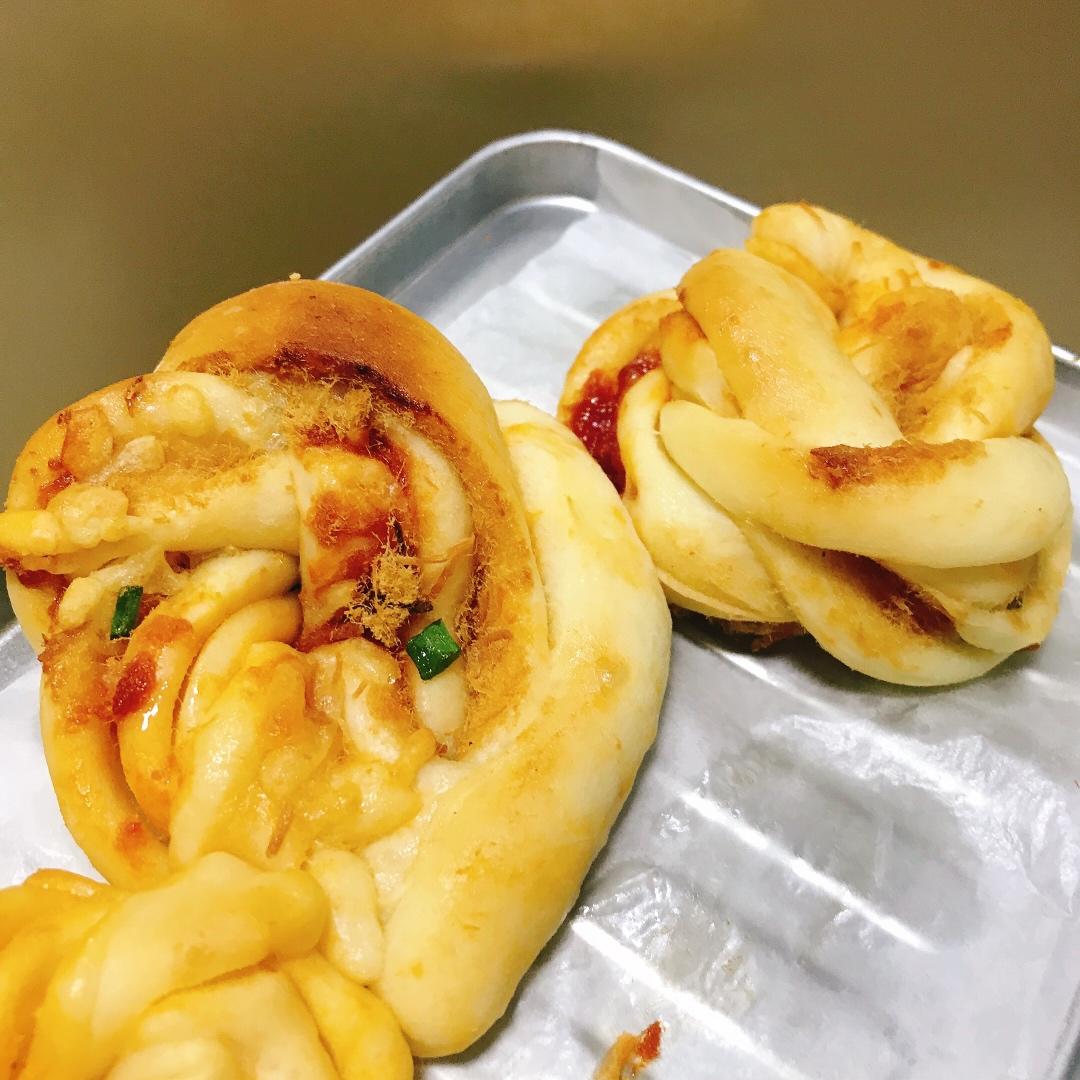 香葱肉松手撕面包_消耗沙拉酱