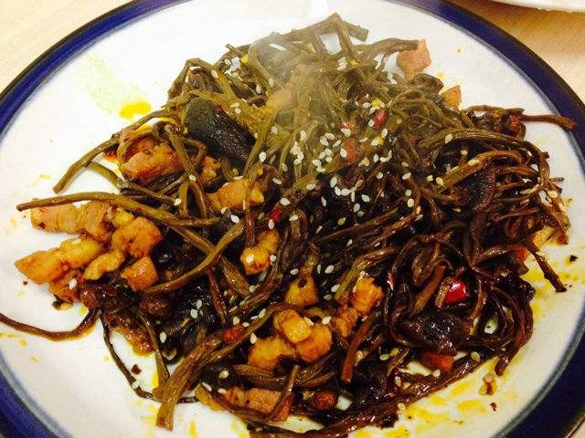 干锅茶树菇