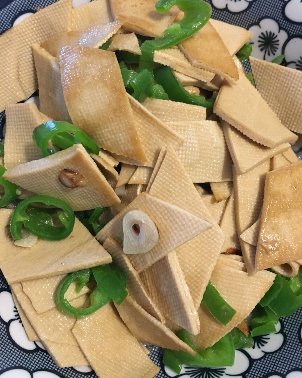 尖椒炒干豆腐