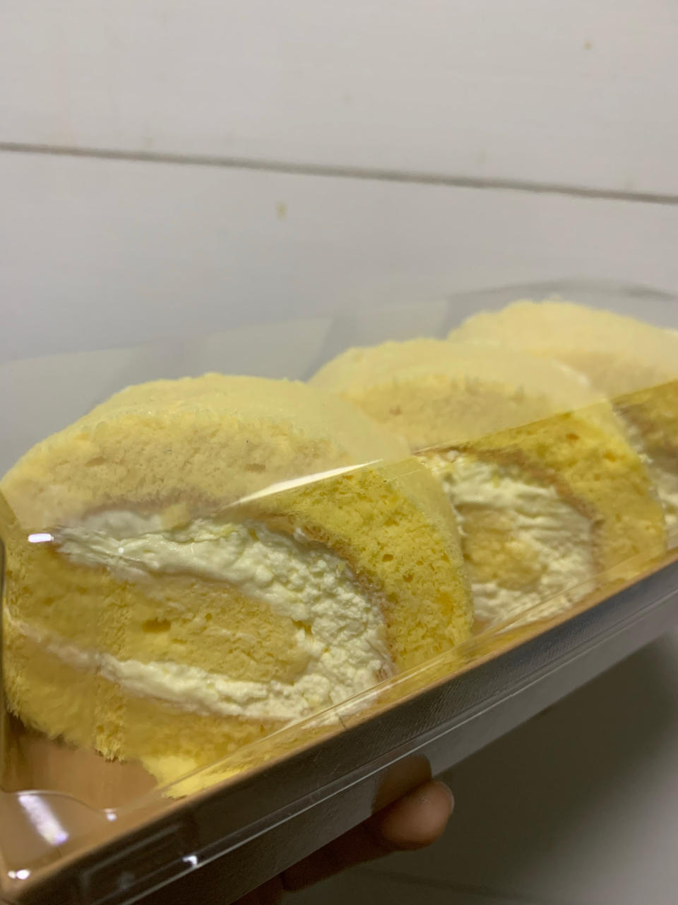 草莓抱抱卷