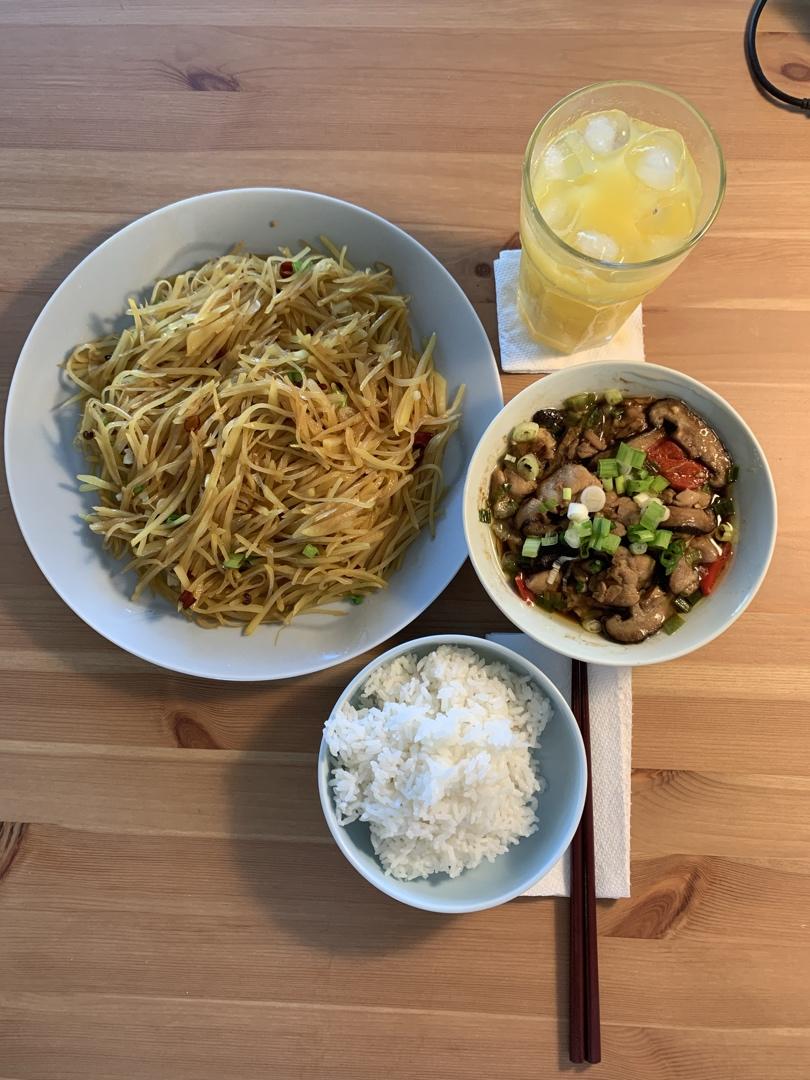 厨师长教你：“炝炒土豆丝”的家常做法，口感爽脆