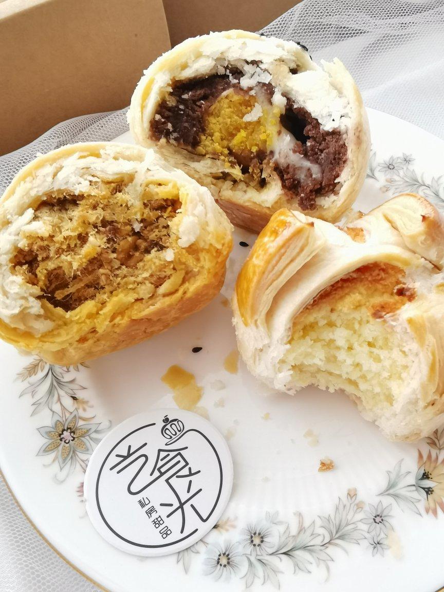 芝士肉松金沙酥