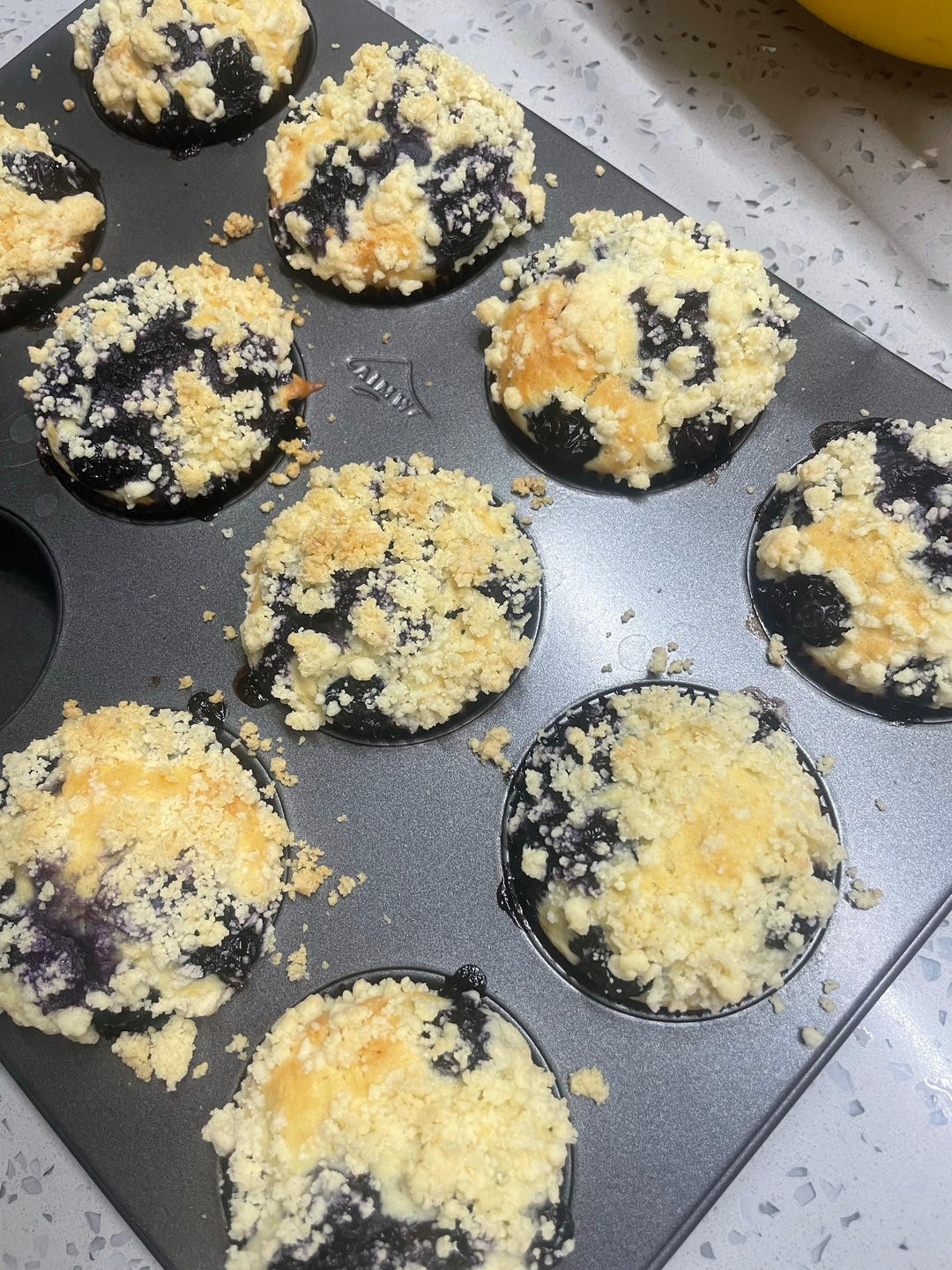 【萌萌大蘑菇头】酥粒蓝莓麦芬