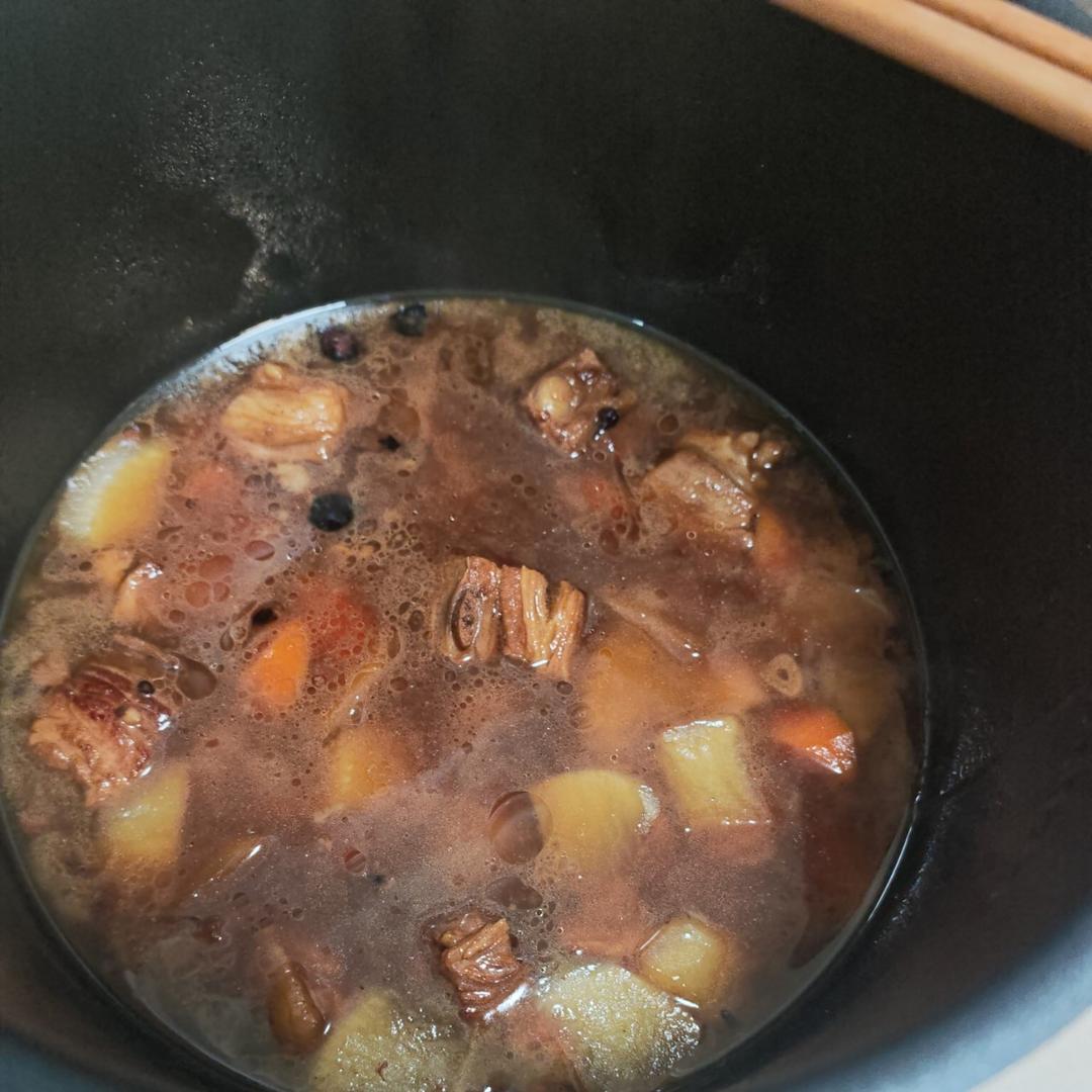 酥而不腻的红烧羊排