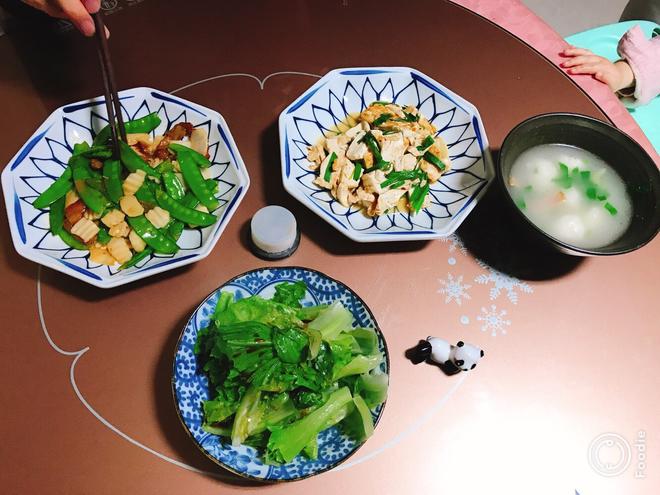 自制内脂豆腐+腊肉荷兰豆+青菜鱼丸汤（仅记录家常）的做法