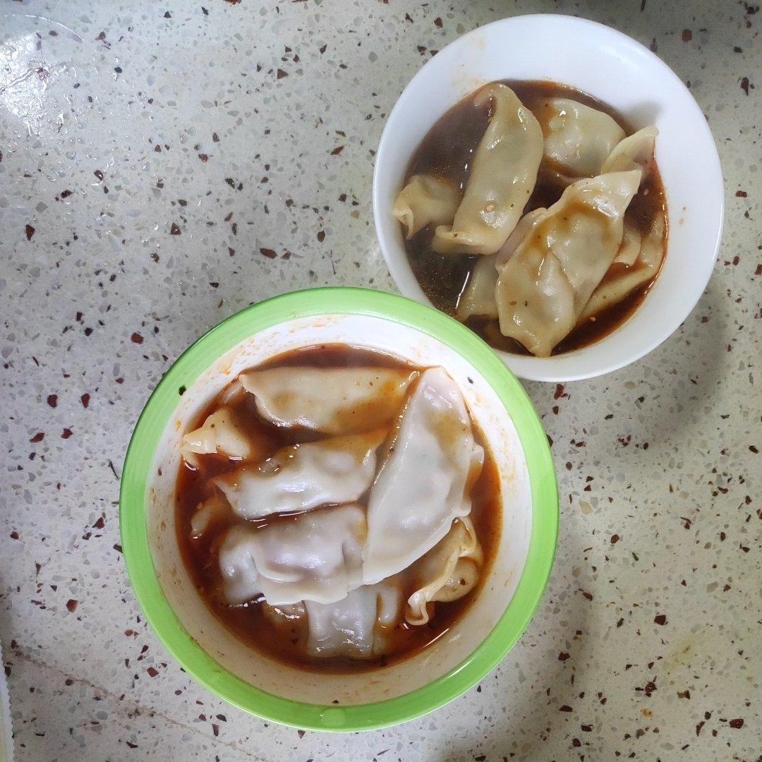 五分钟搞定夜宵早餐秘制酸汤水饺 酸辣开胃