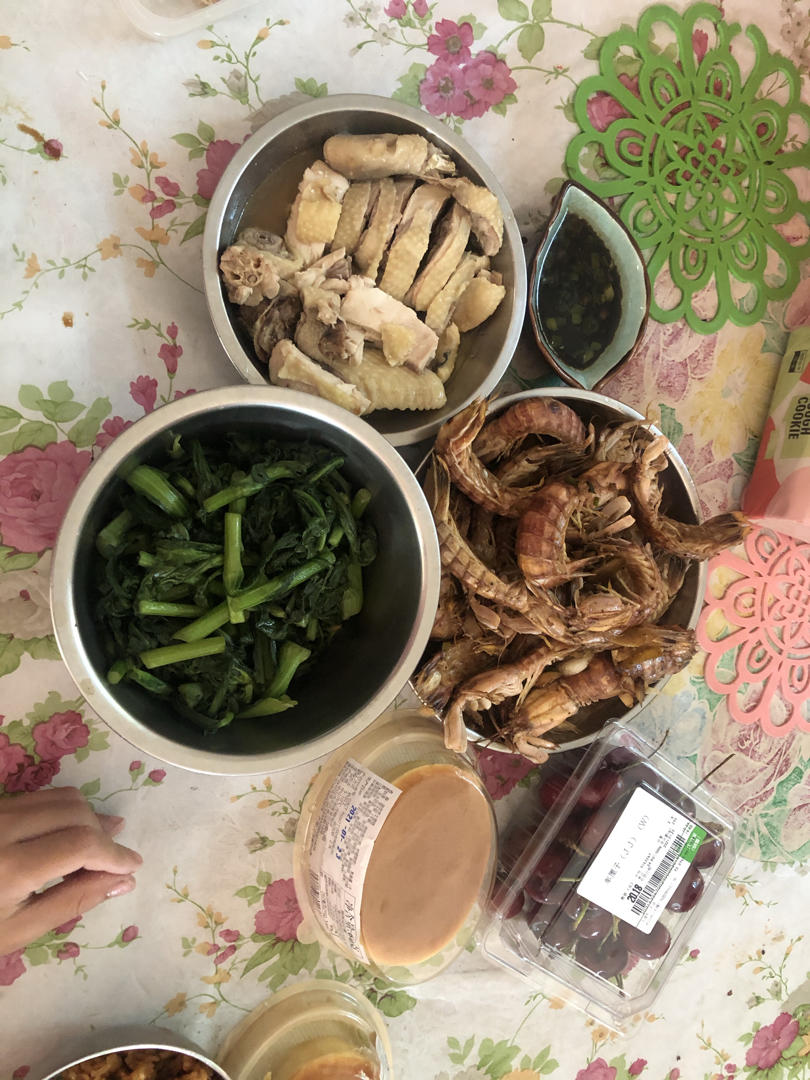 无油炸版的椒盐皮皮虾和巧拨虾壳的方法