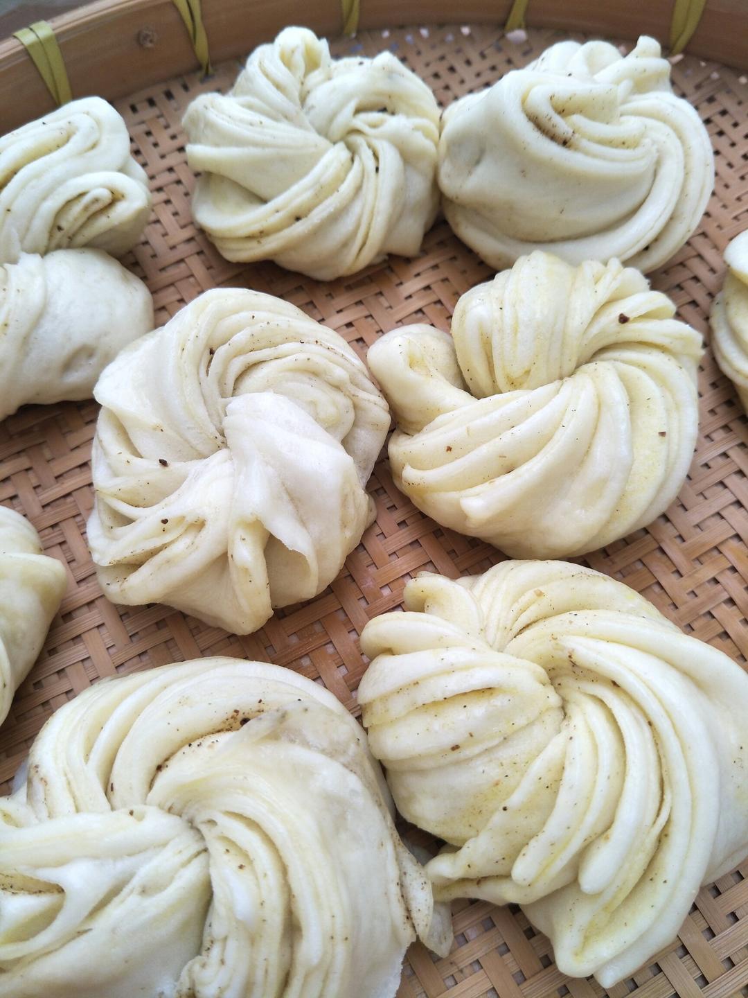 家常椒盐花卷(小视频)