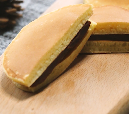 据说哆啦A梦三天不吃铜锣烧就难受 最正宗的铜锣烧做法在这里的做法