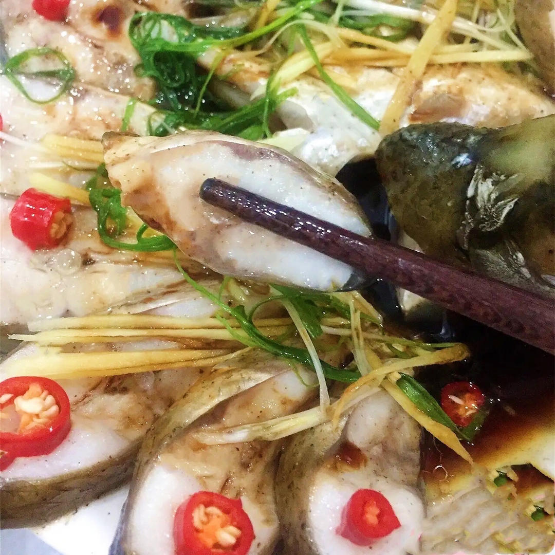 孔雀开屏清蒸金昌鱼