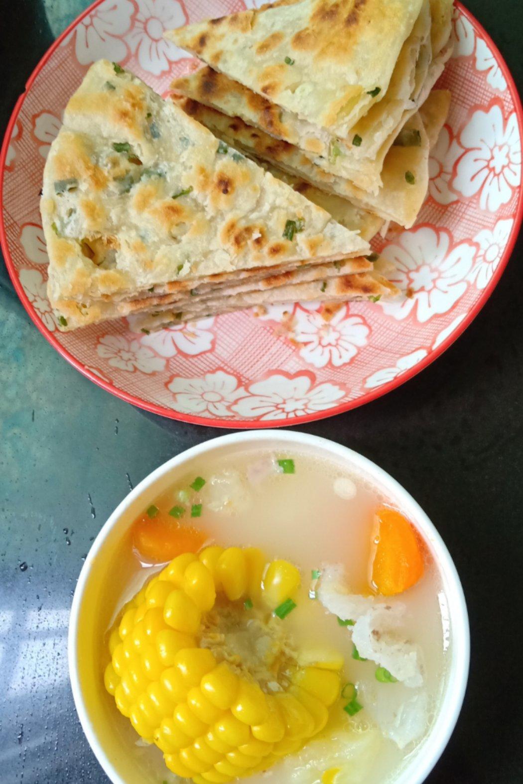 鸡蛋葱油饼                  （更新饼坯保存方法）