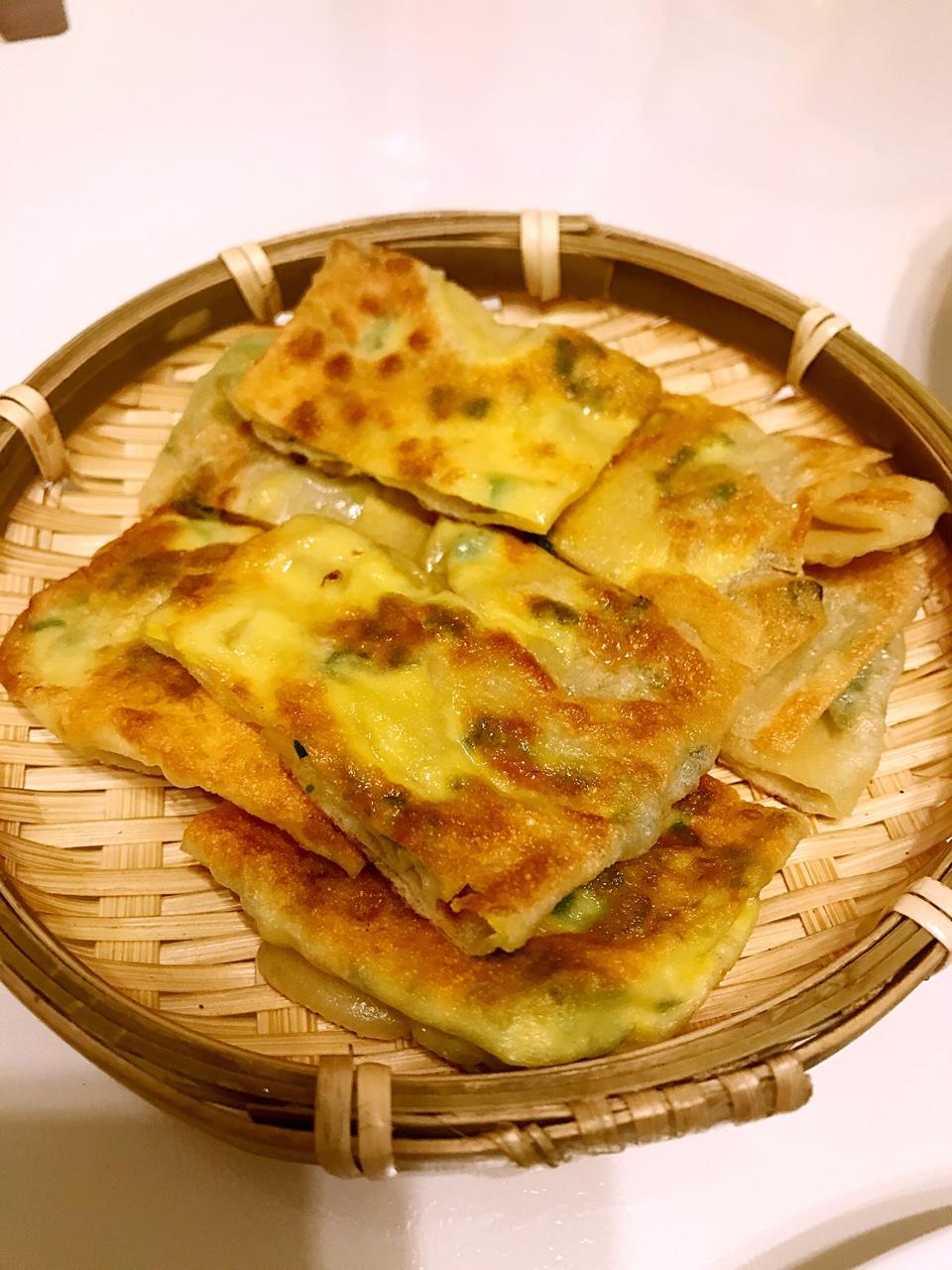 鸡蛋葱油饼                  （更新饼坯保存方法）