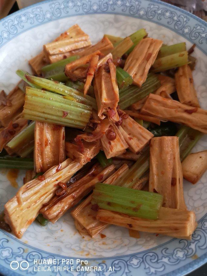 芹菜炒腐竹