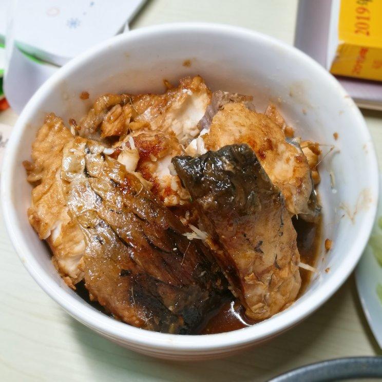 葱姜红焖鱼（附煎鱼入味又不破皮的小诀窍）