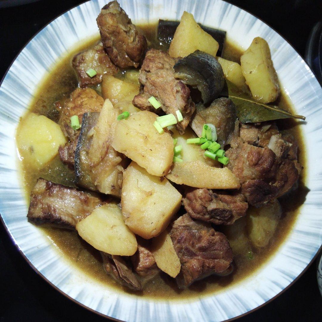 土豆茄子炖排骨