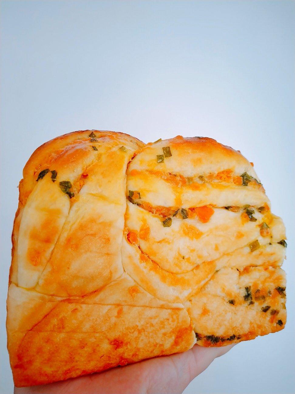 香葱肉松手撕吐司