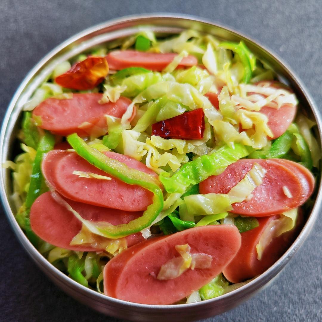 火腿肠炒圆白菜