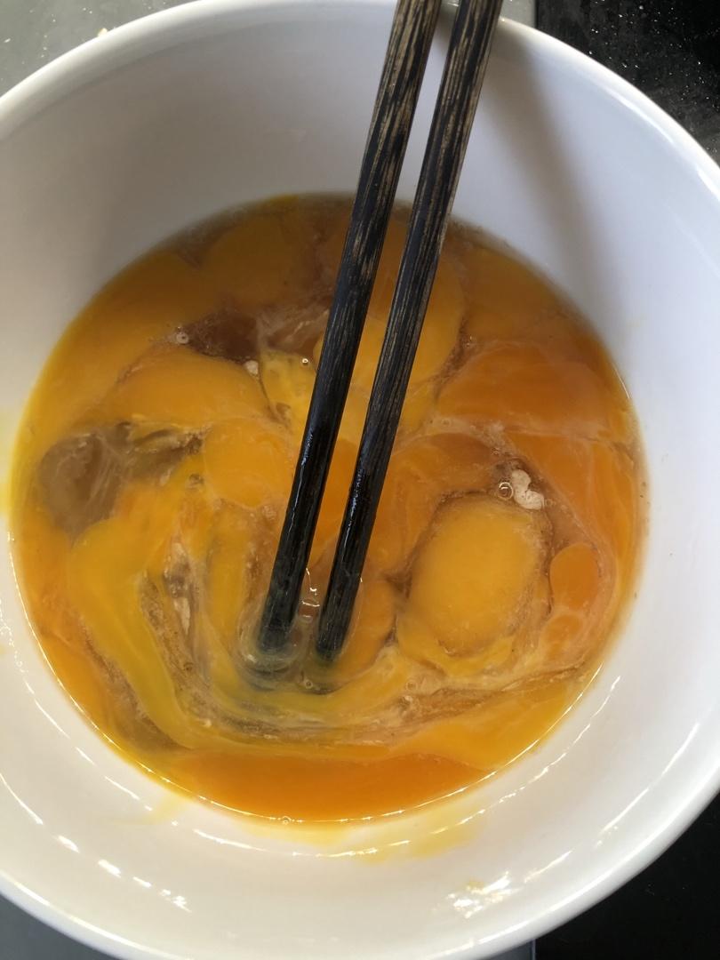赛螃蟹/蟹黄蛋 (鸭蛋消耗好办法)