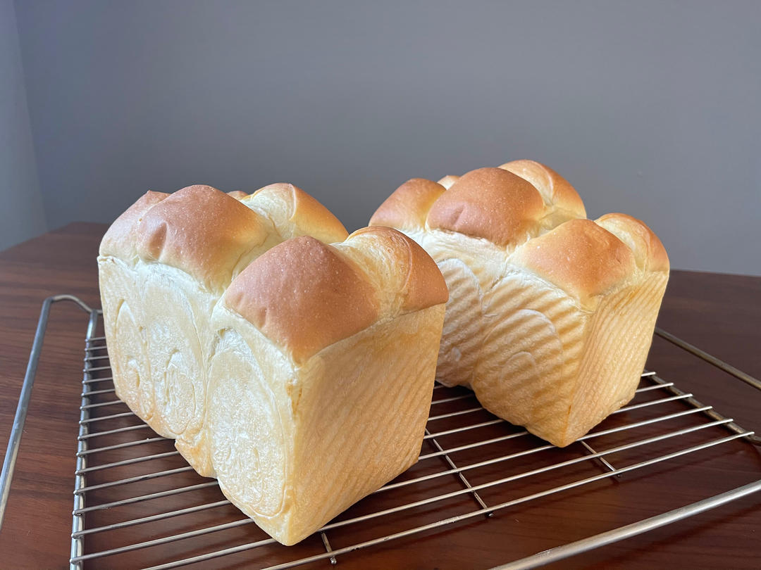 鲜奶液种超熟吐司