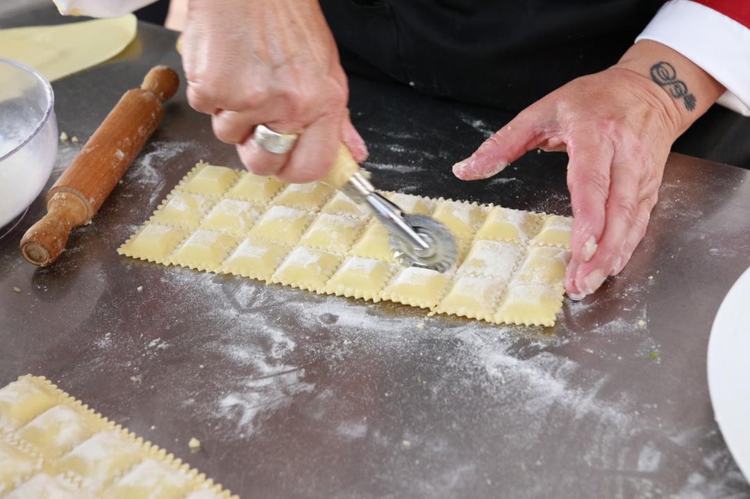 地中海风味海鲜番茄酱手工意大利饺子