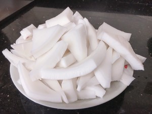 消暑滋补靓汤 花胶椰子瘦肉汤的做法步骤图 憋憋酱 下厨房 消暑滋补靓汤 花胶椰子瘦肉汤的做法步骤图 憋憋酱 下厨房