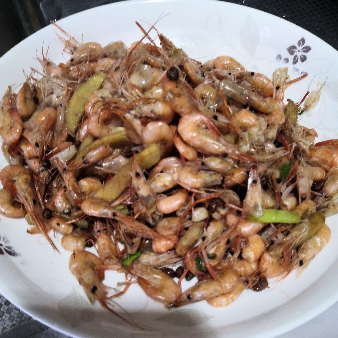 爆炒小河虾