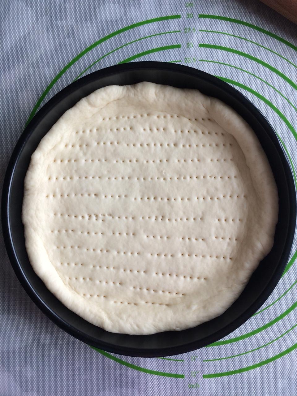 彩色星空夜做的自制厚底披萨面饼