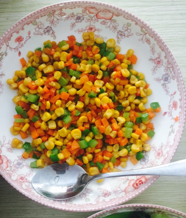 胡萝卜玉米炒黄瓜