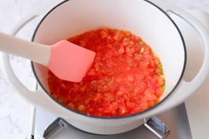 味鲜汤浓的番茄菌菇豆腐汤的做法 步骤10