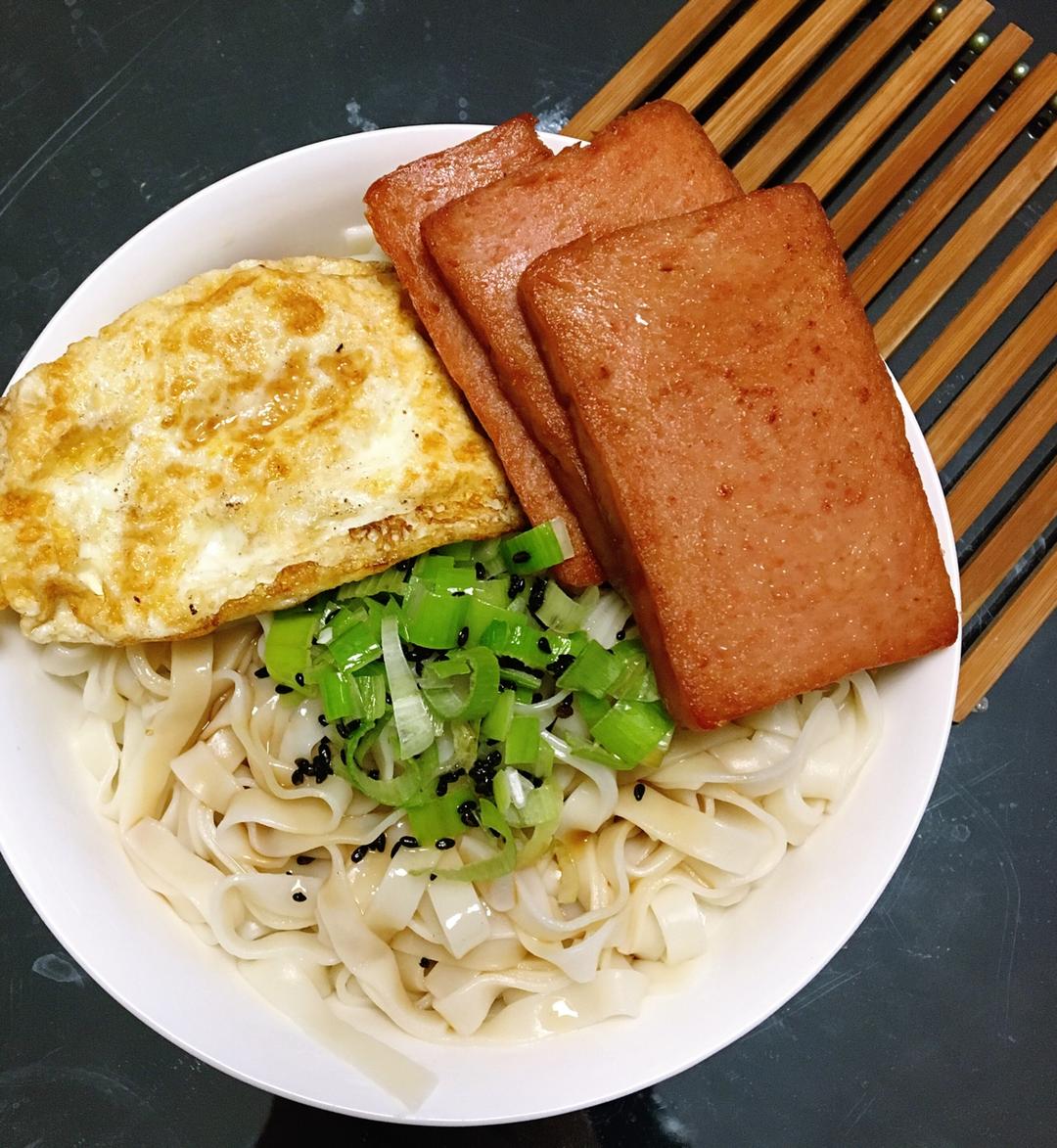 港式餐蛋面