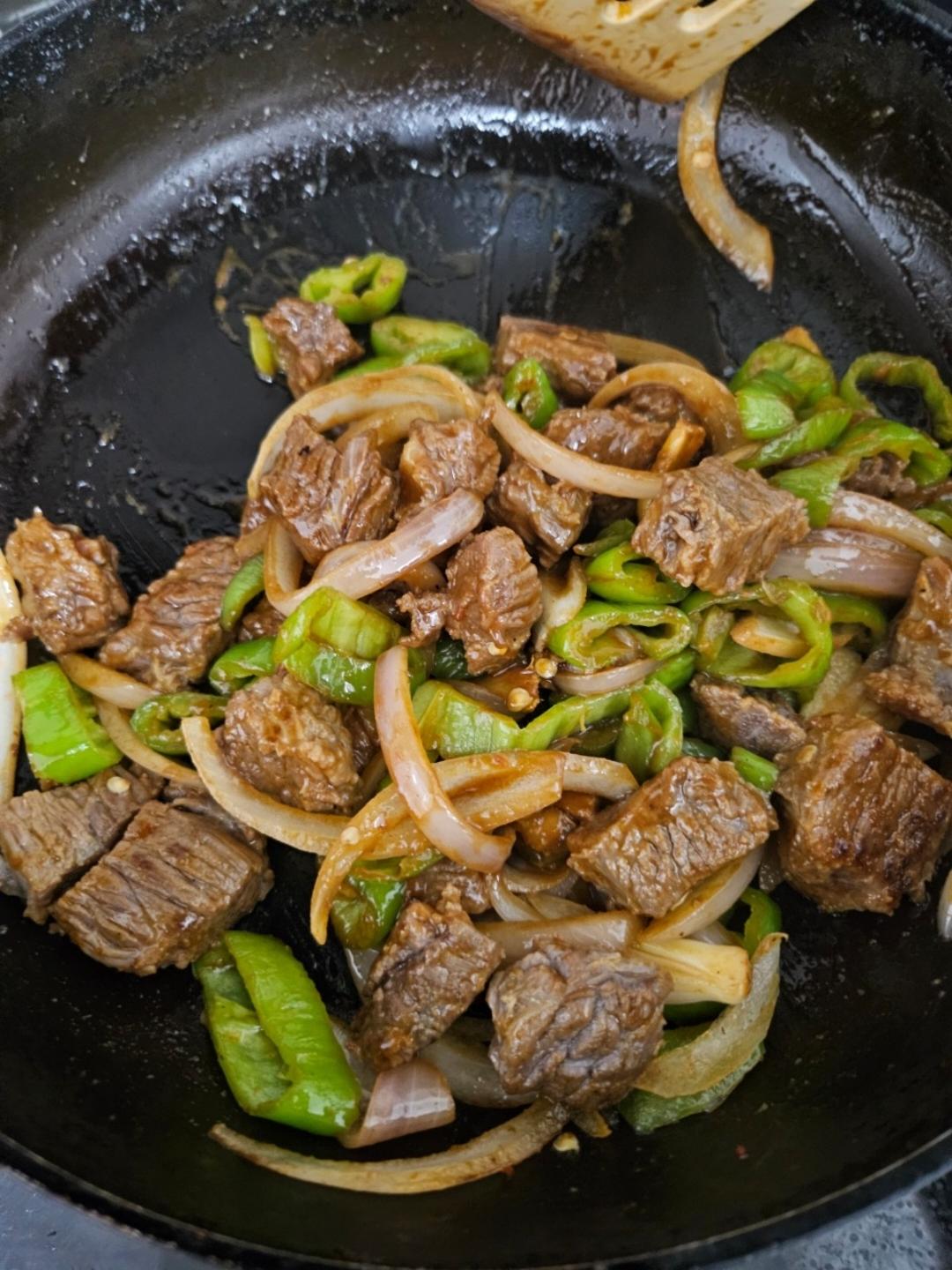 沙茶牛肉土豆煲