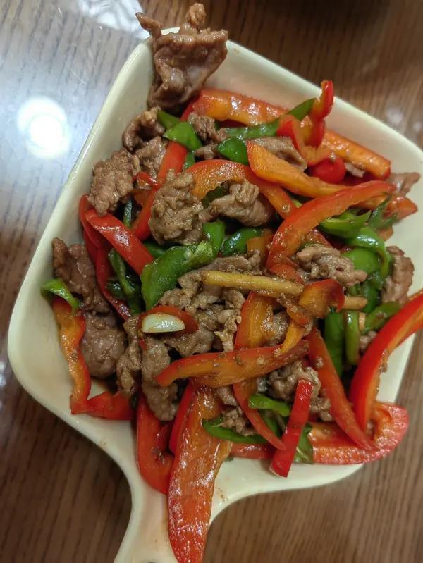 彩椒炒肉（柿子椒炒肉）
