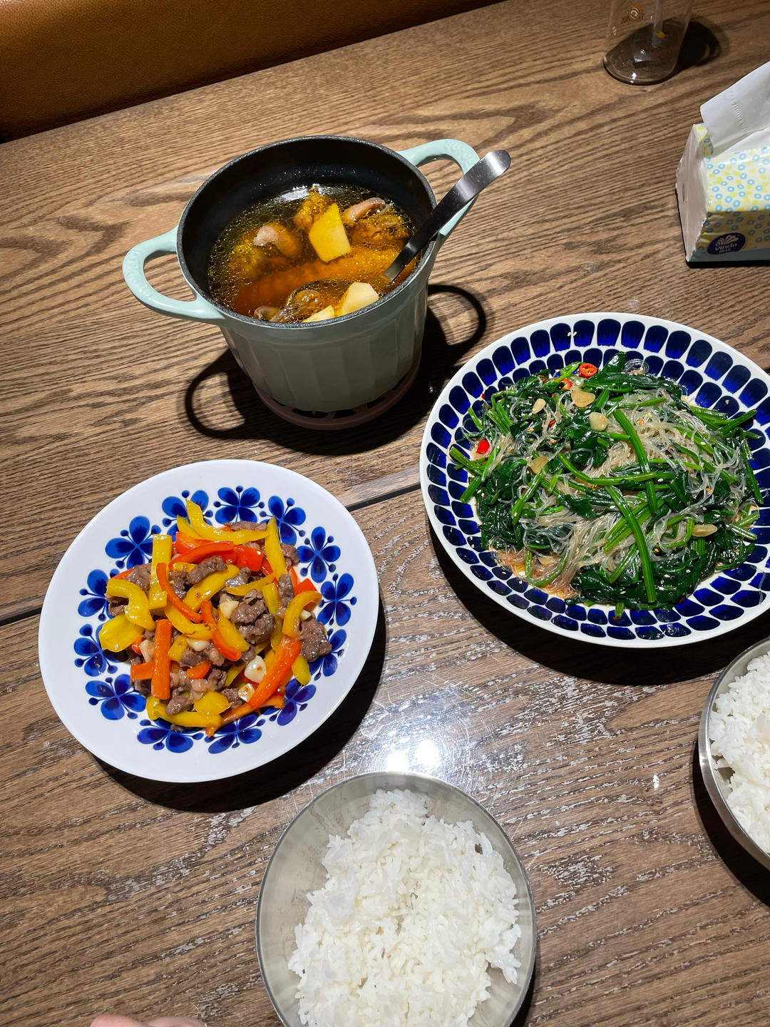 凉拌菠菜粉丝（好吃到光盘）