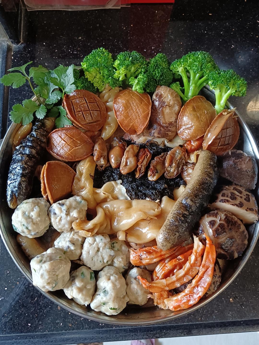 大盆菜（焗海参鲍鱼）