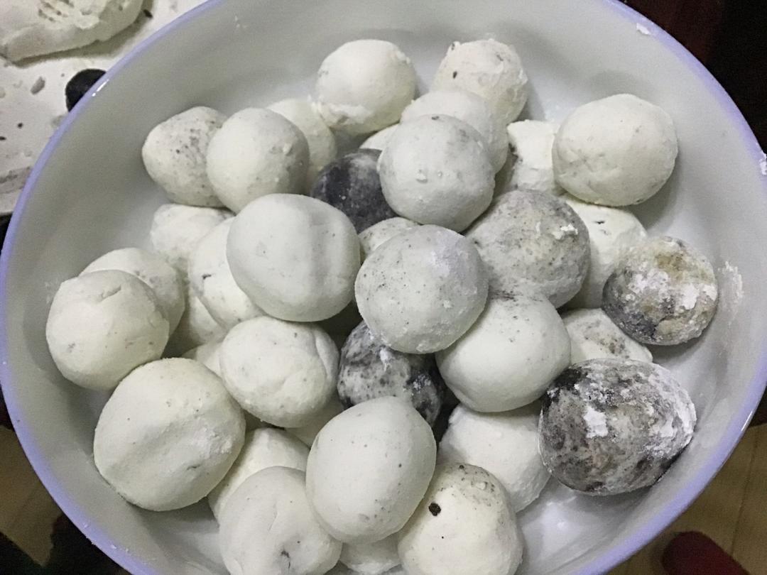 花生黑芝麻汤圆