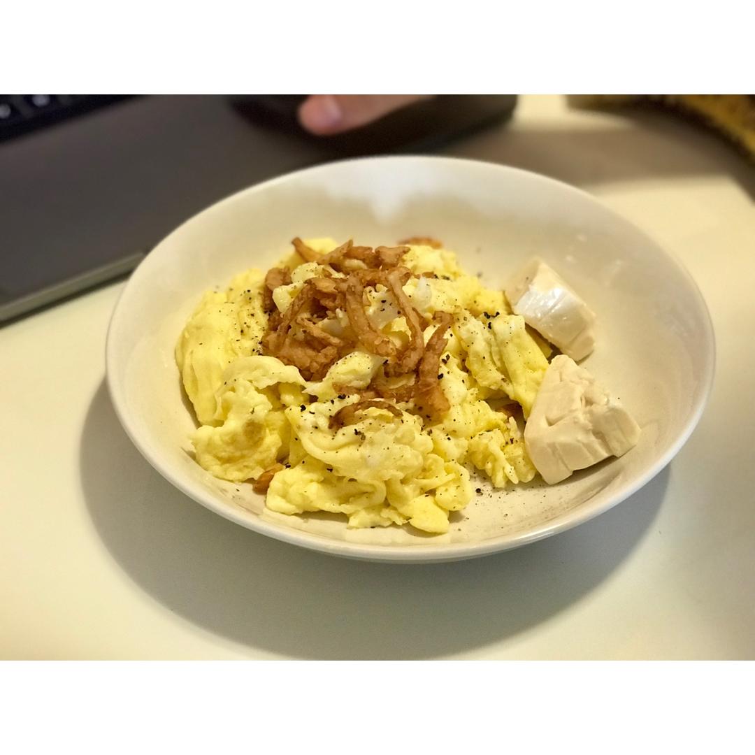 美式炒蛋 scrambled eggs