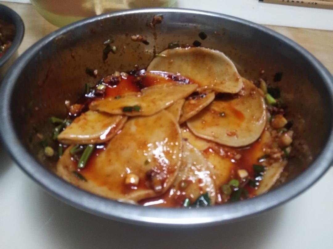 凉拌饺子皮（剩饺子皮的再利用）