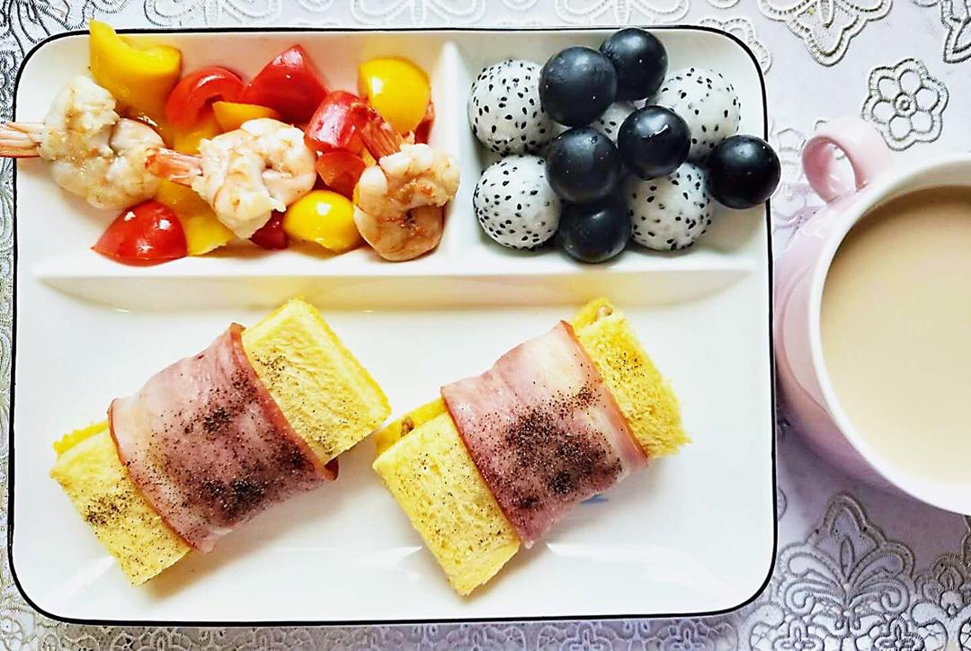 惊艳培根鸡蛋吐司卷