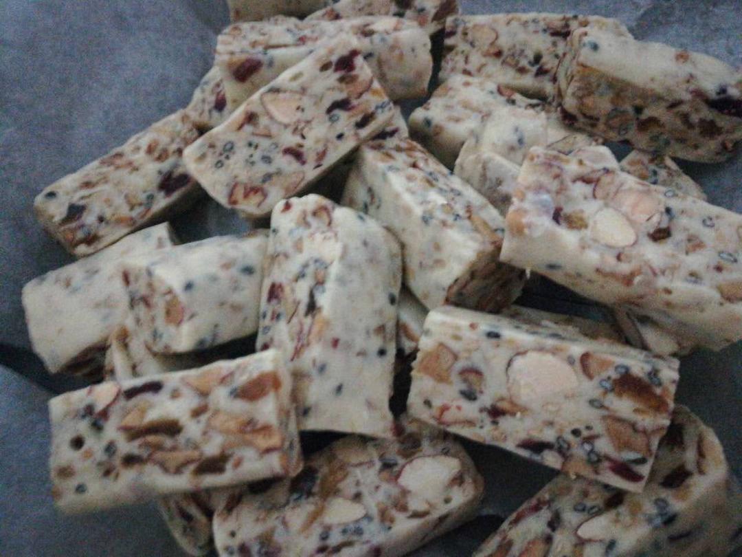 红枣花生牛轧糖