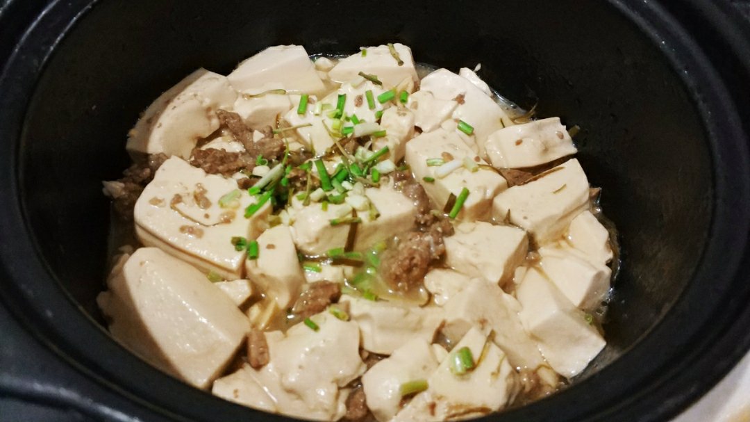 砂锅煲豆腐酿
