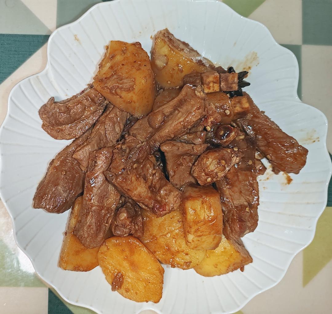 土豆烧排骨