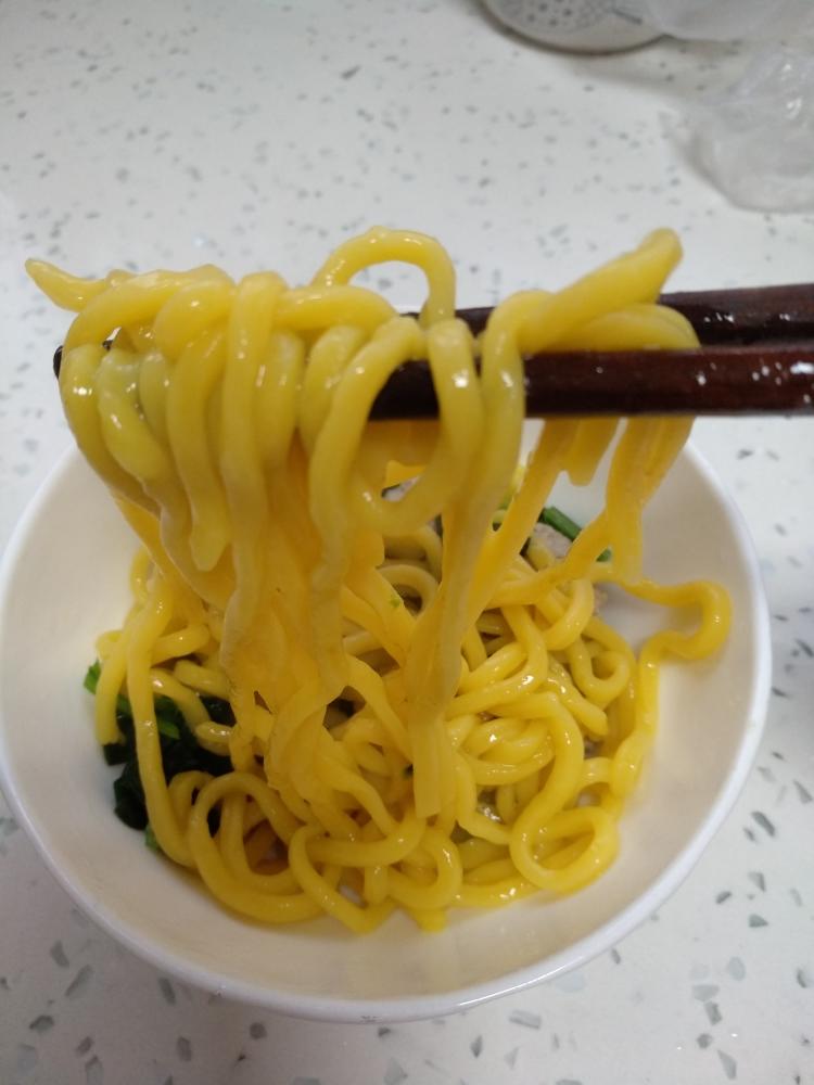 一碗面两种菜，你能找出来吗？