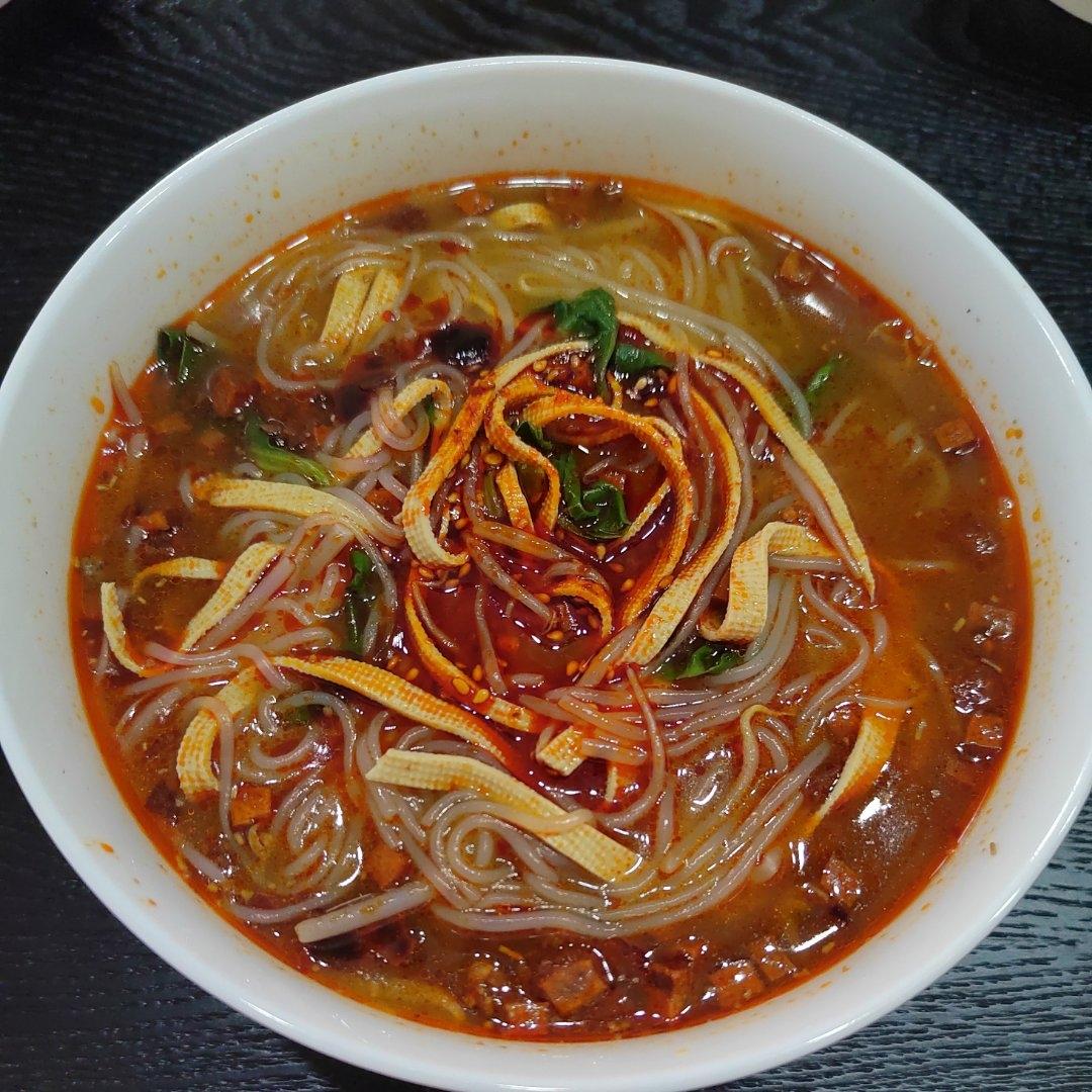 miss宅宅做的家庭自制西安麻辣米线