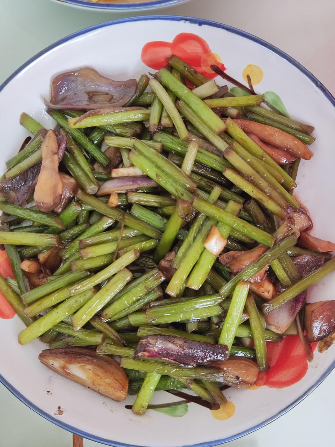 做法简单又下饭的炒蒜苔❗️