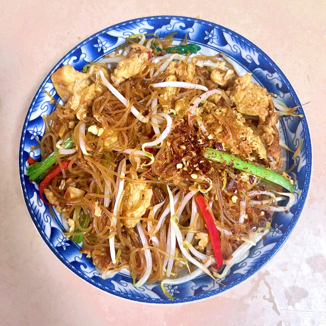 网红同款🤩爆炒“鸡蛋粉丝韭菜豆芽菜”