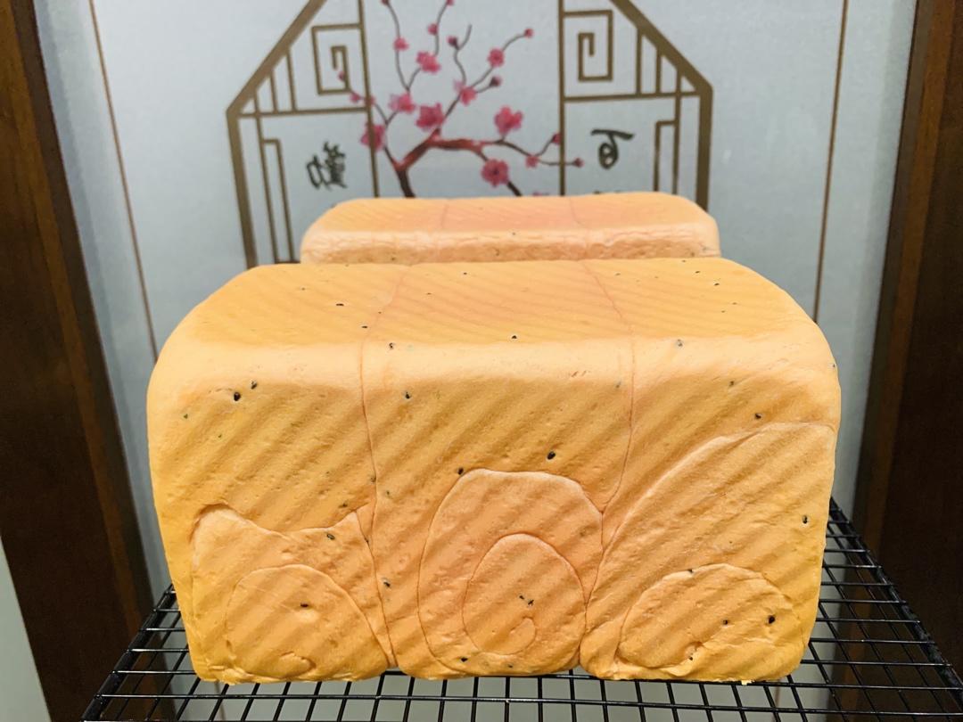 少女心满满的火龙果手撕吐司