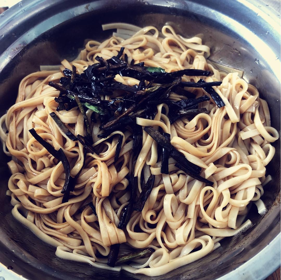 葱油拌面Spring Onion Noodles